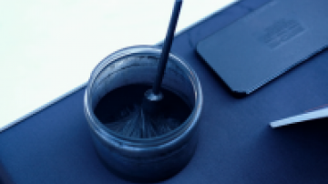 Finger print dust and brush